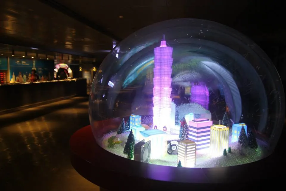 TAIPEI 101 89F 觀景台特展與季節美化 第 1 張